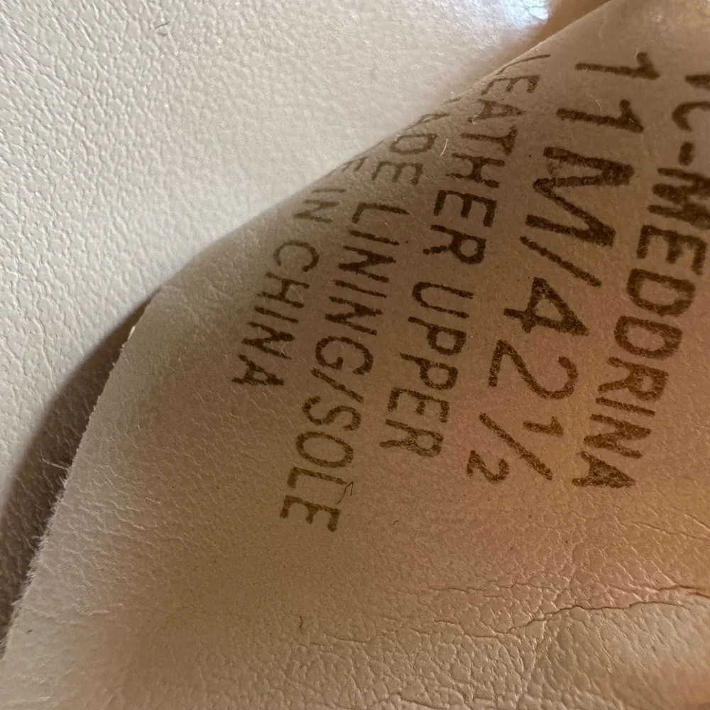 Vince Camuto Meddrina wedge sandal, NEW